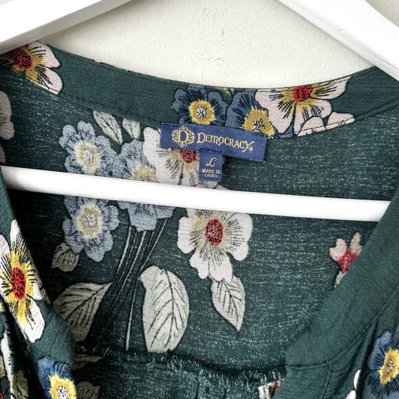 Democracy Jumpsuit Size L Floral Drawstring Waist Pants Green Romper Button Up - Picture 8 of 9